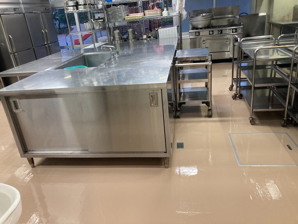 厨房床施工後