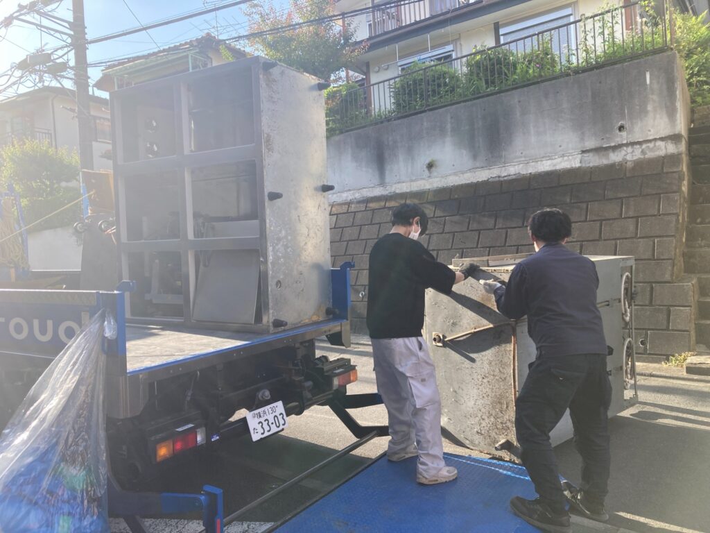 冷凍冷蔵庫搬入