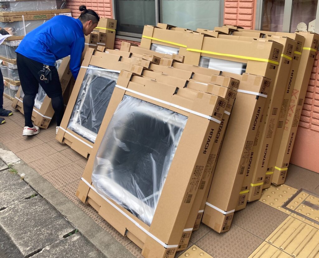 空調機器搬入