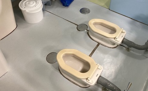 園児用トイレ床張り替え工事